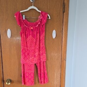 Linea Donatella Brand, Bohemian Pink Two-Piece Set Pajamas Size Small.